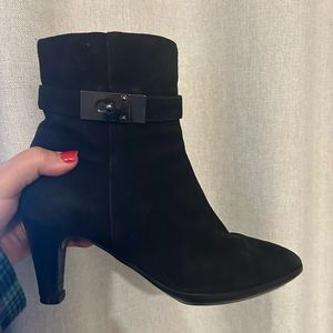 Aquatalia Danele Suede Bootie Black 7m
